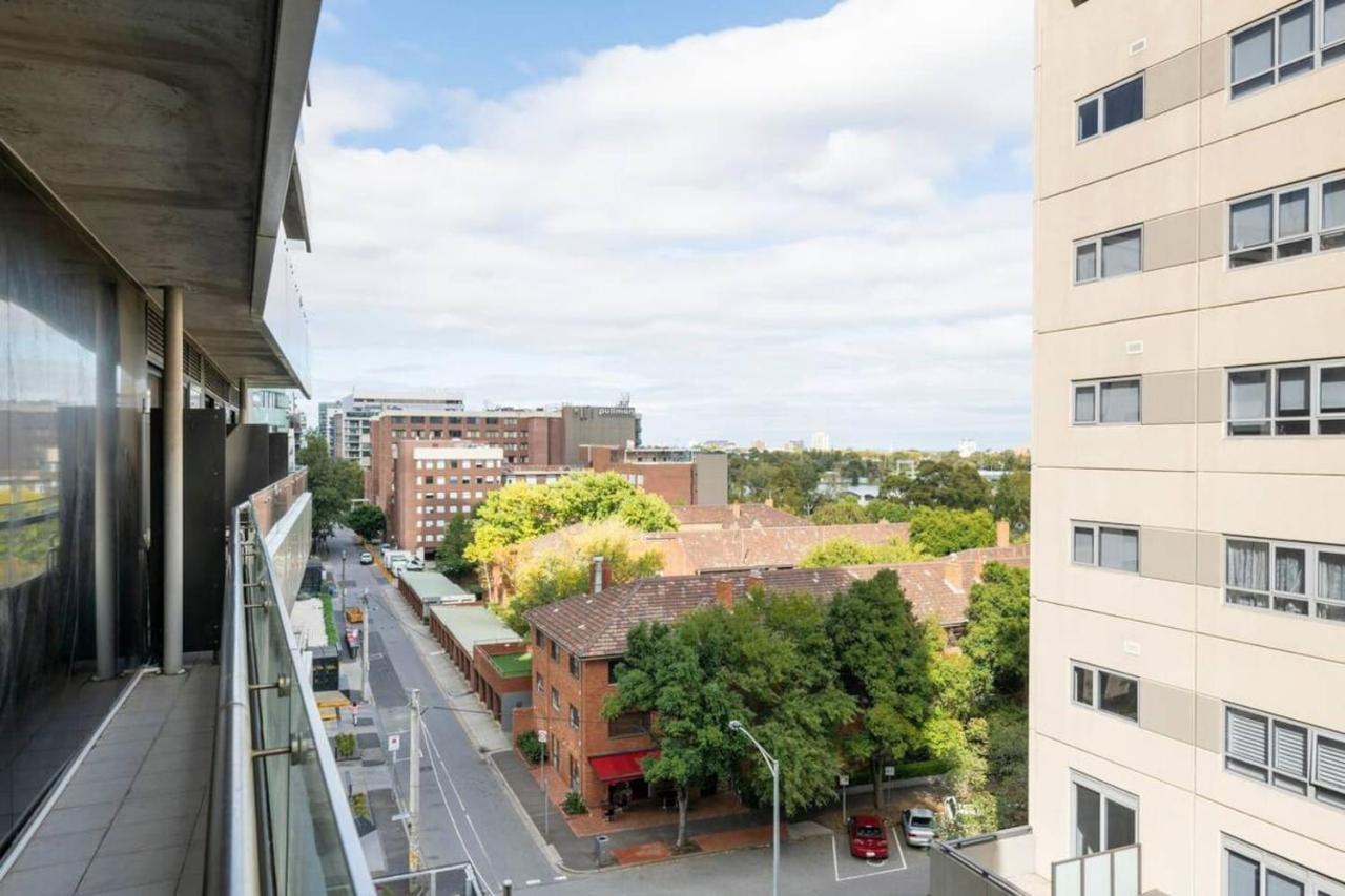 'The Albert' Where The City Meets St Kilda Melbourne Buitenkant foto