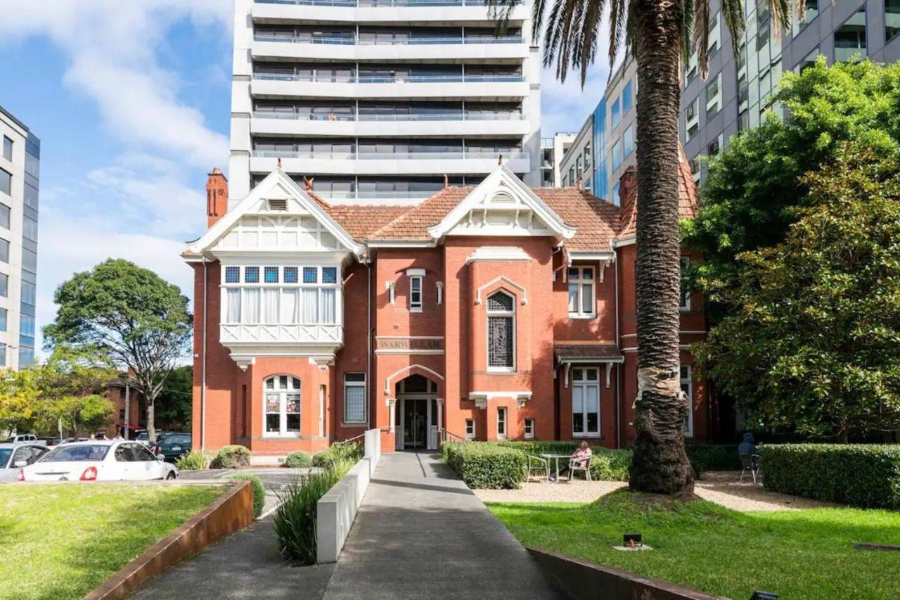 'The Albert' Where The City Meets St Kilda Melbourne Buitenkant foto